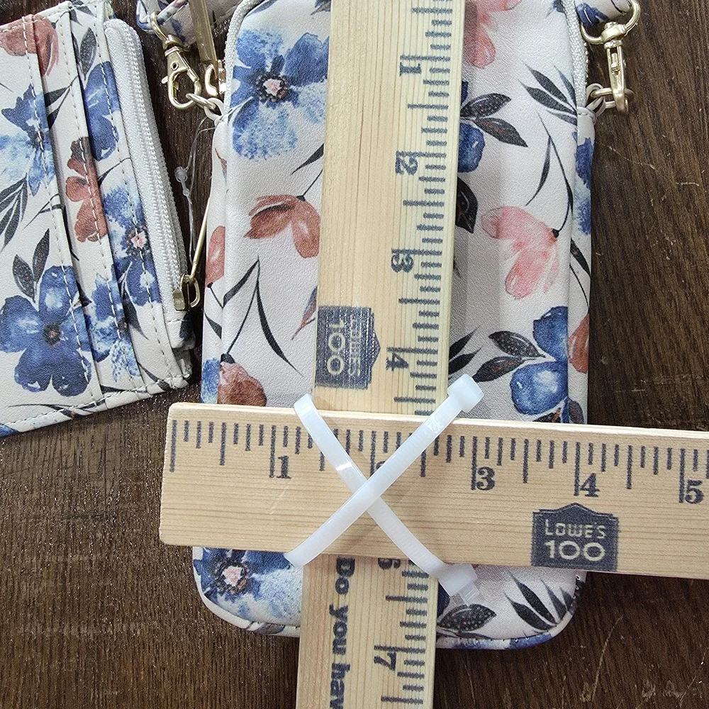 Time and Tru Lanie Crossbody Phone Wallet vinyl floral print